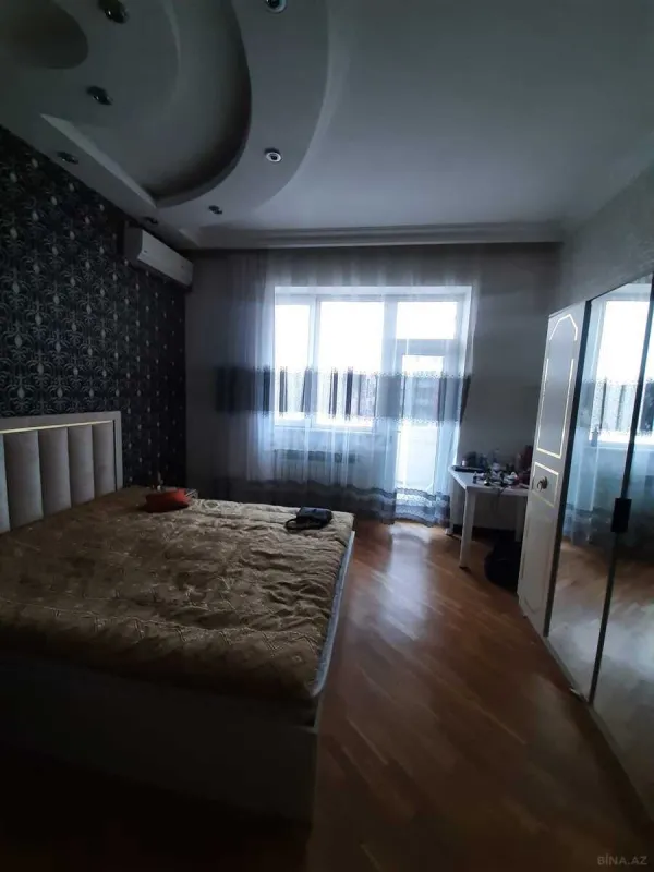 Kirayə verilir 3 otaqlı mənzil 130 m²