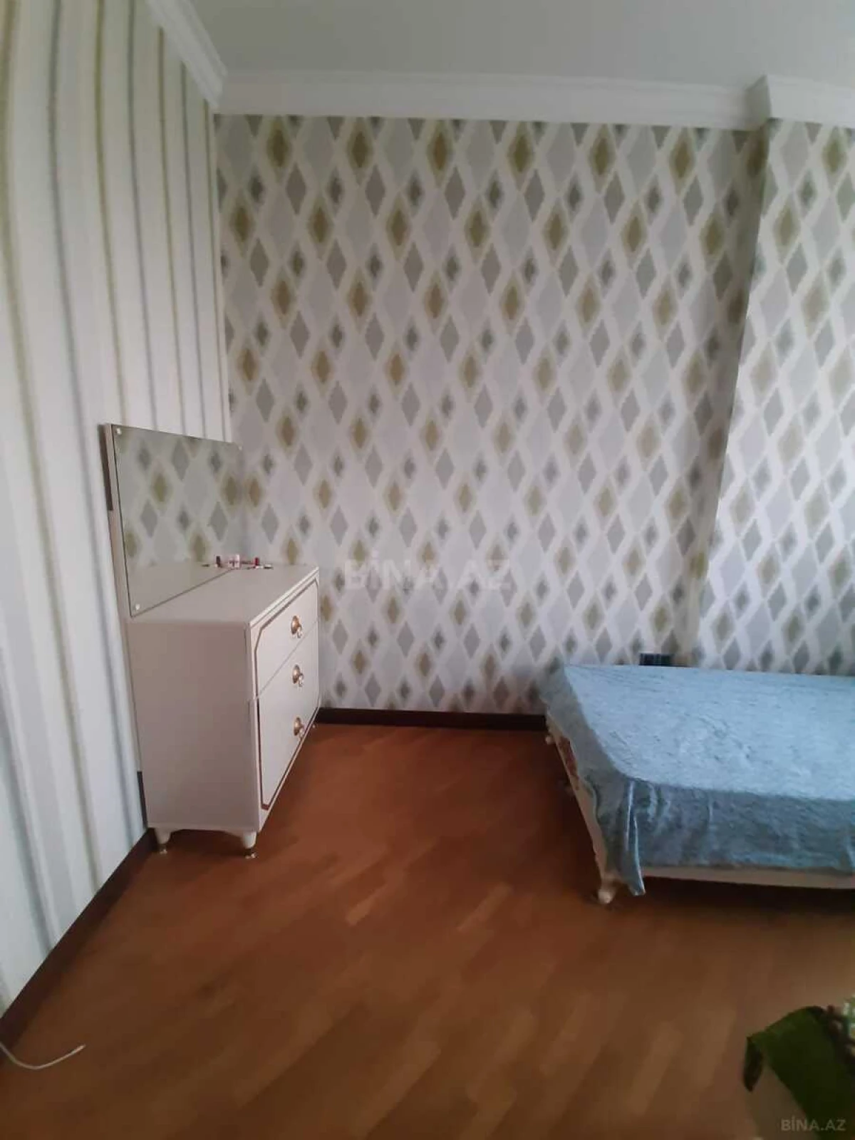 Kirayə verilir 3 otaqlı mənzil 130 m²