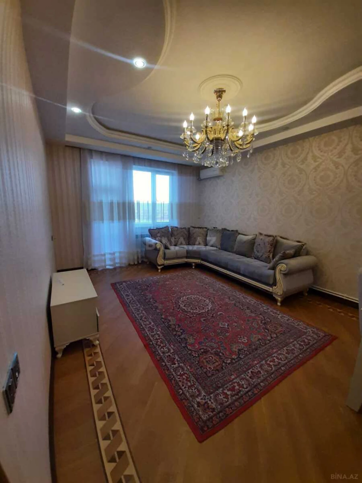 Kirayə verilir 3 otaqlı mənzil 130 m²