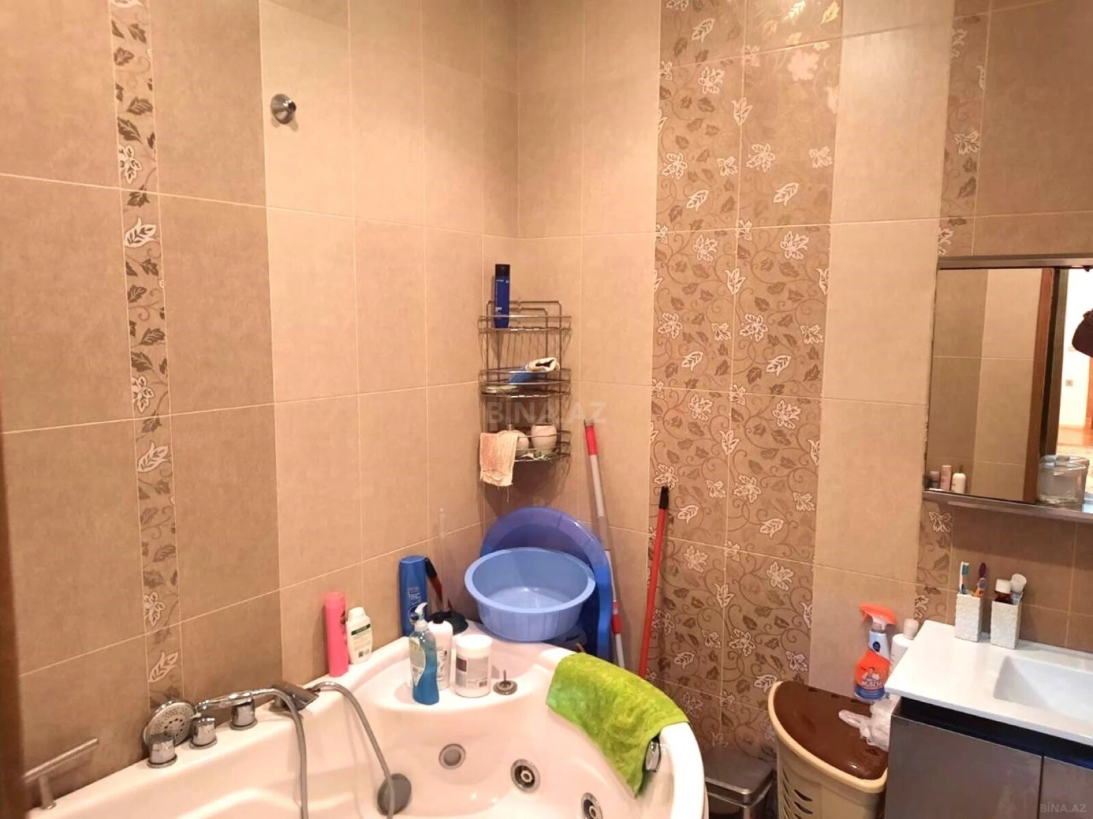 Satılır 4 otaqlı mənzil 180 m²
