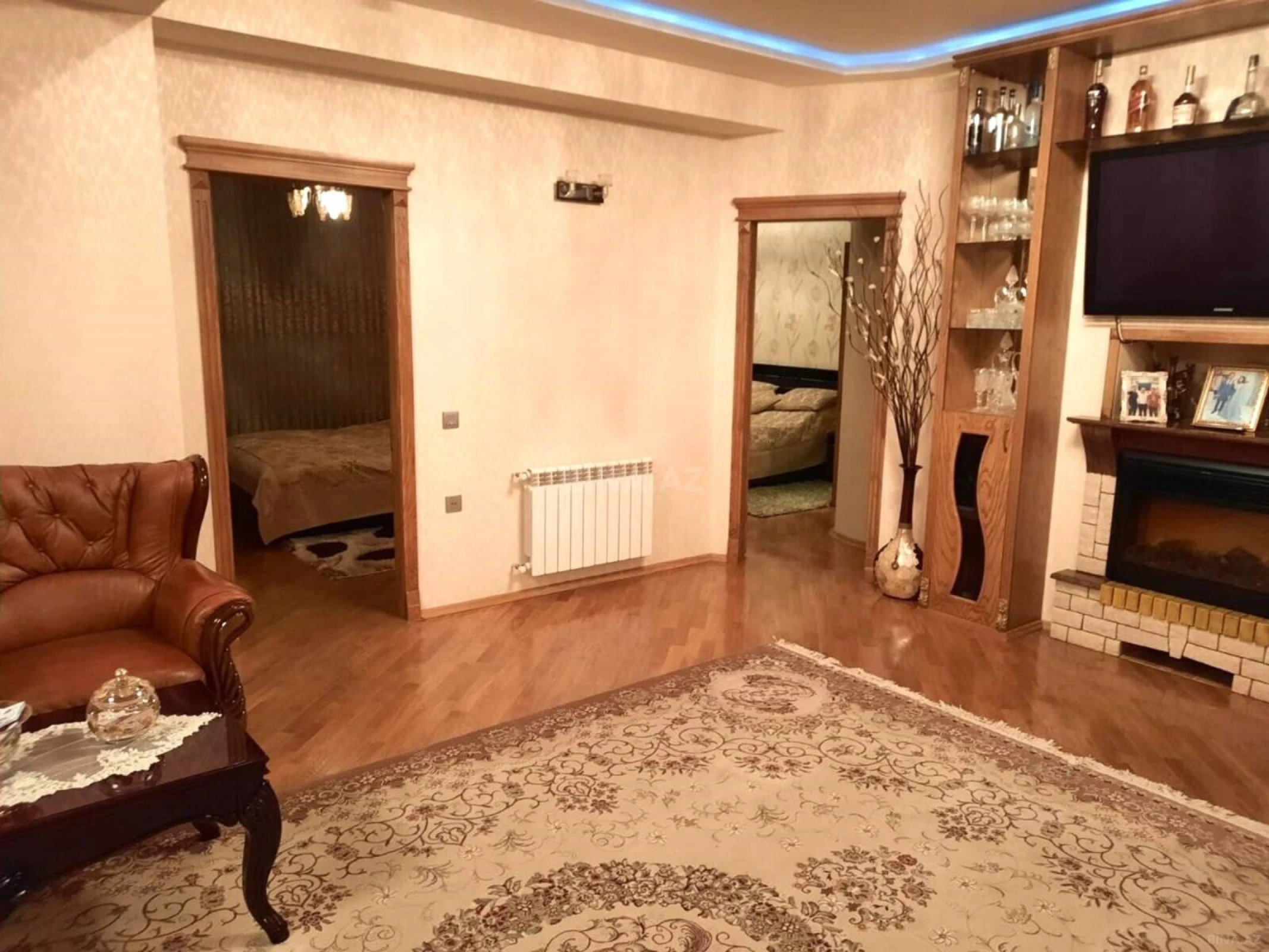 Satılır 4 otaqlı mənzil 180 m²