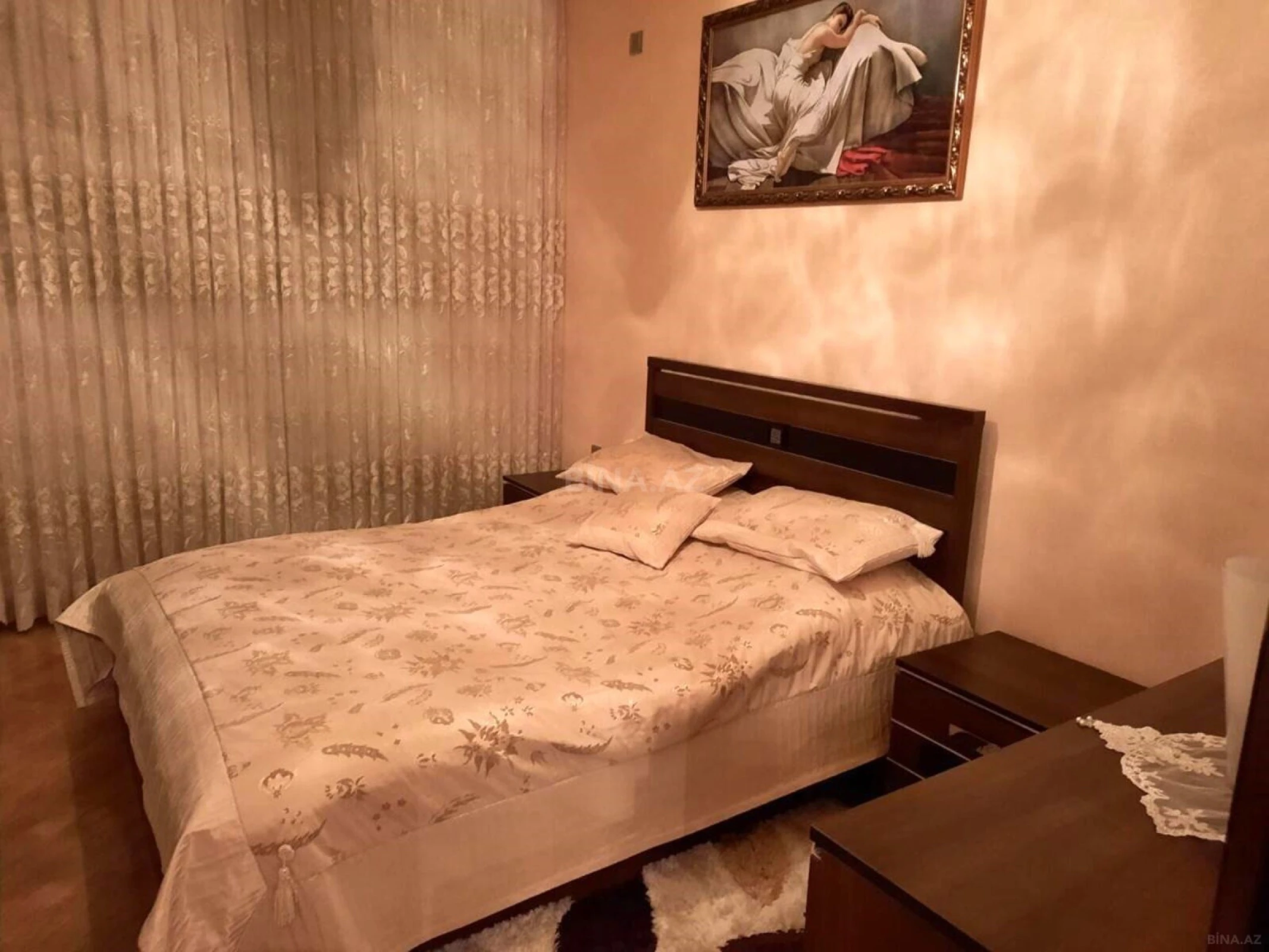Satılır 4 otaqlı mənzil 180 m²