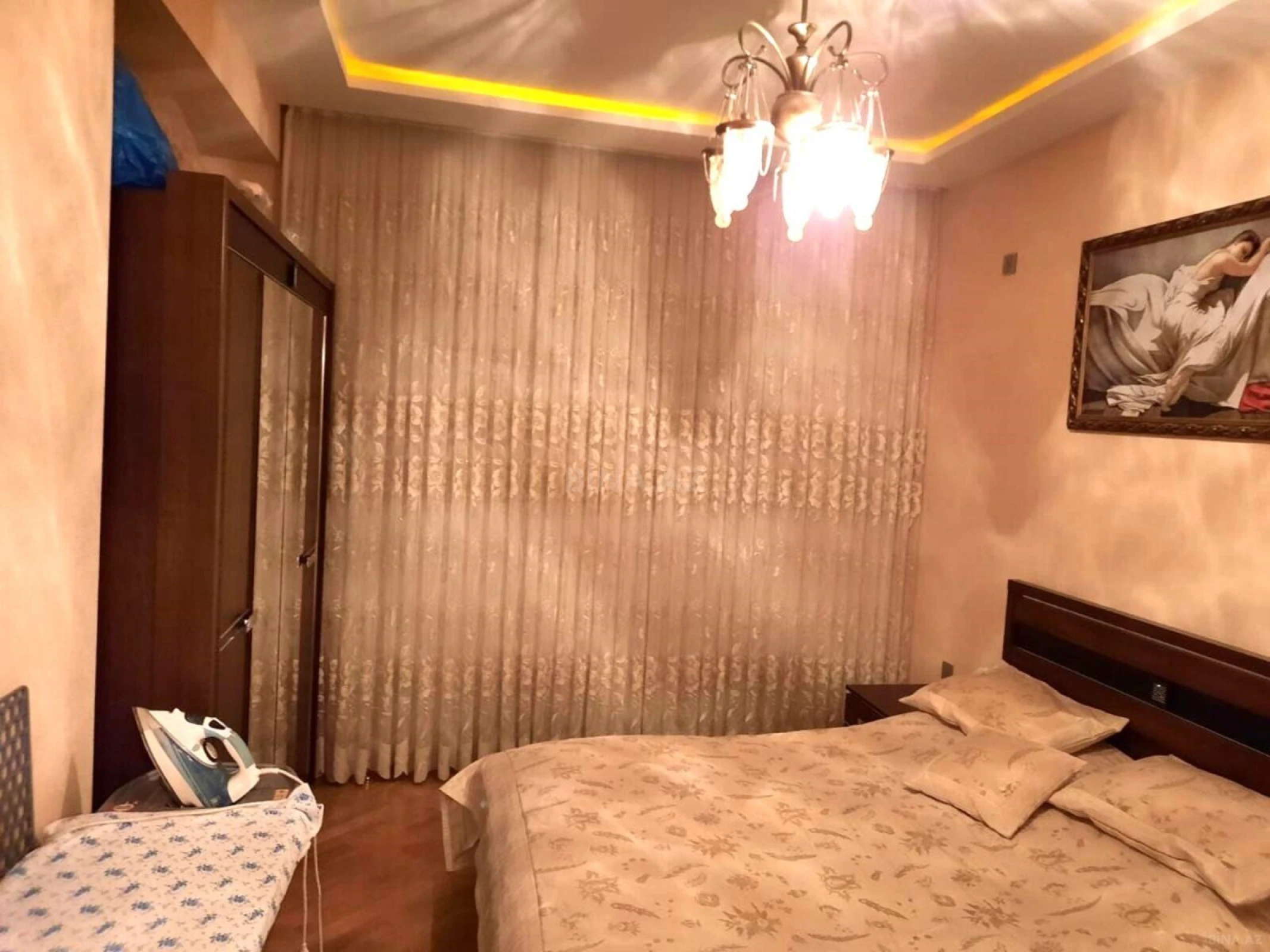 Satılır 4 otaqlı mənzil 180 m²