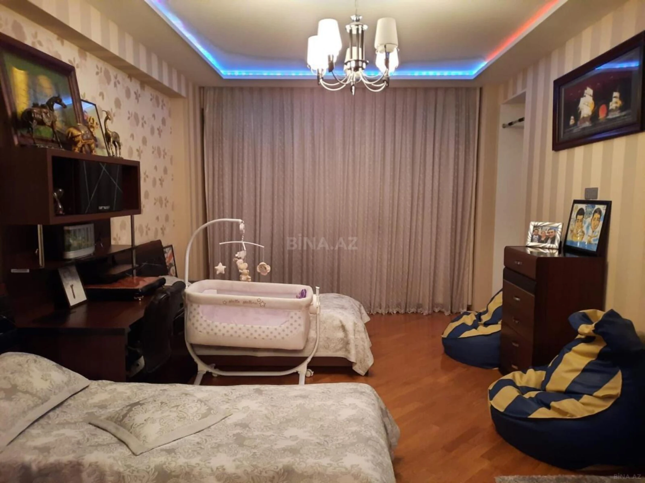 Satılır 4 otaqlı mənzil 180 m²