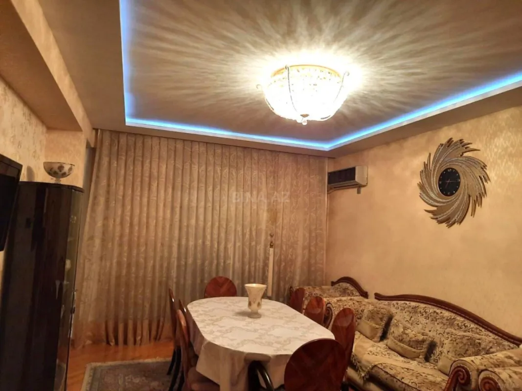 Satılır 4 otaqlı mənzil 180 m²