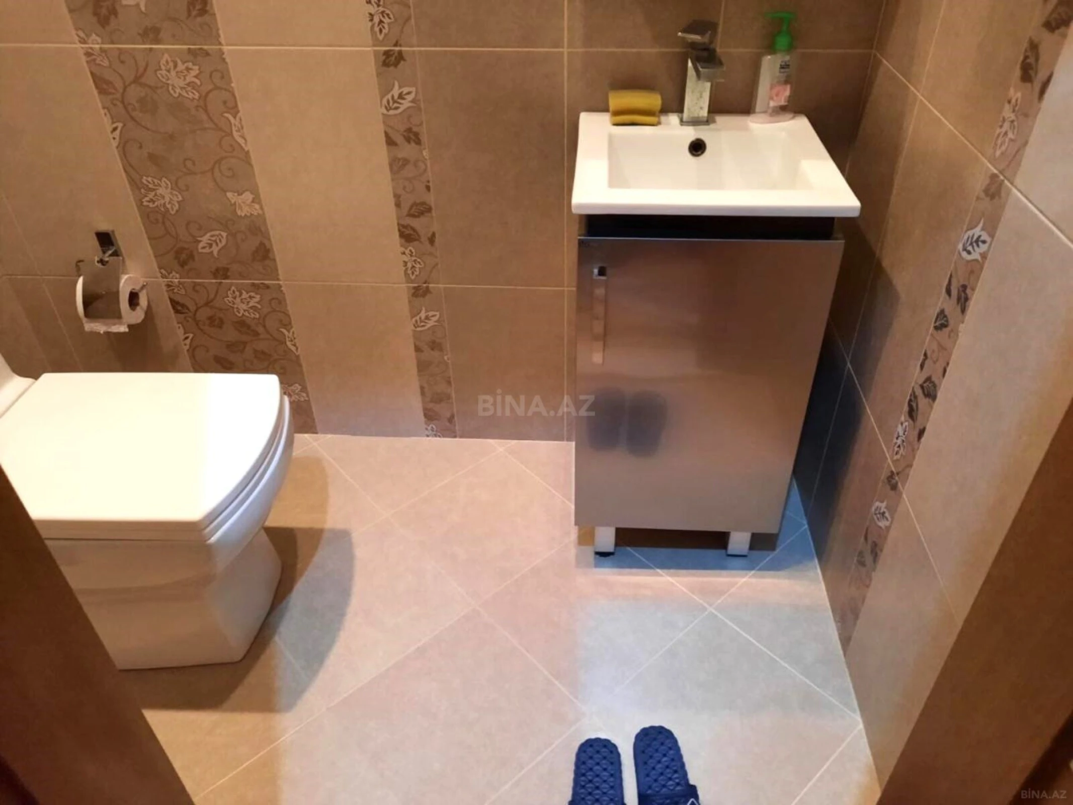 Satılır 4 otaqlı mənzil 180 m²