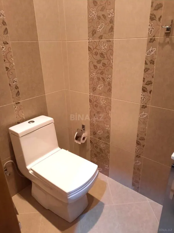 Satılır 4 otaqlı mənzil 180 m²