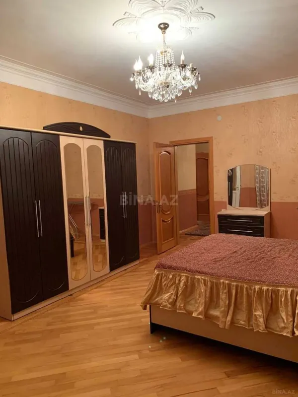 Kirayə verilir 3 otaqlı mənzil 130 m²