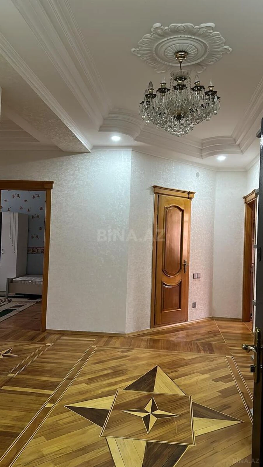 Kirayə verilir 3 otaqlı mənzil 130 m²
