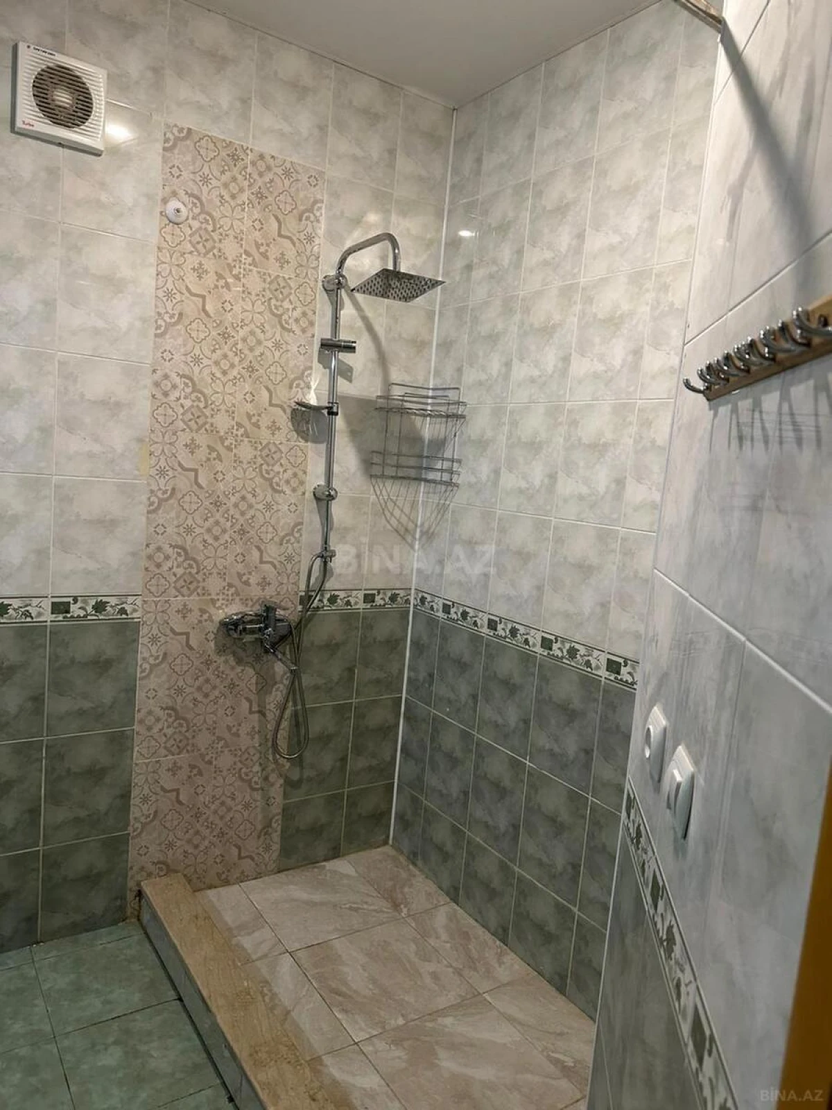 Kirayə verilir 3 otaqlı mənzil 130 m²