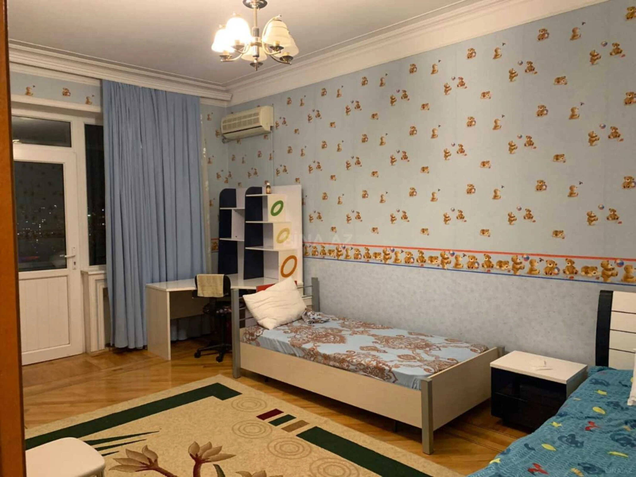 Kirayə verilir 3 otaqlı mənzil 130 m²