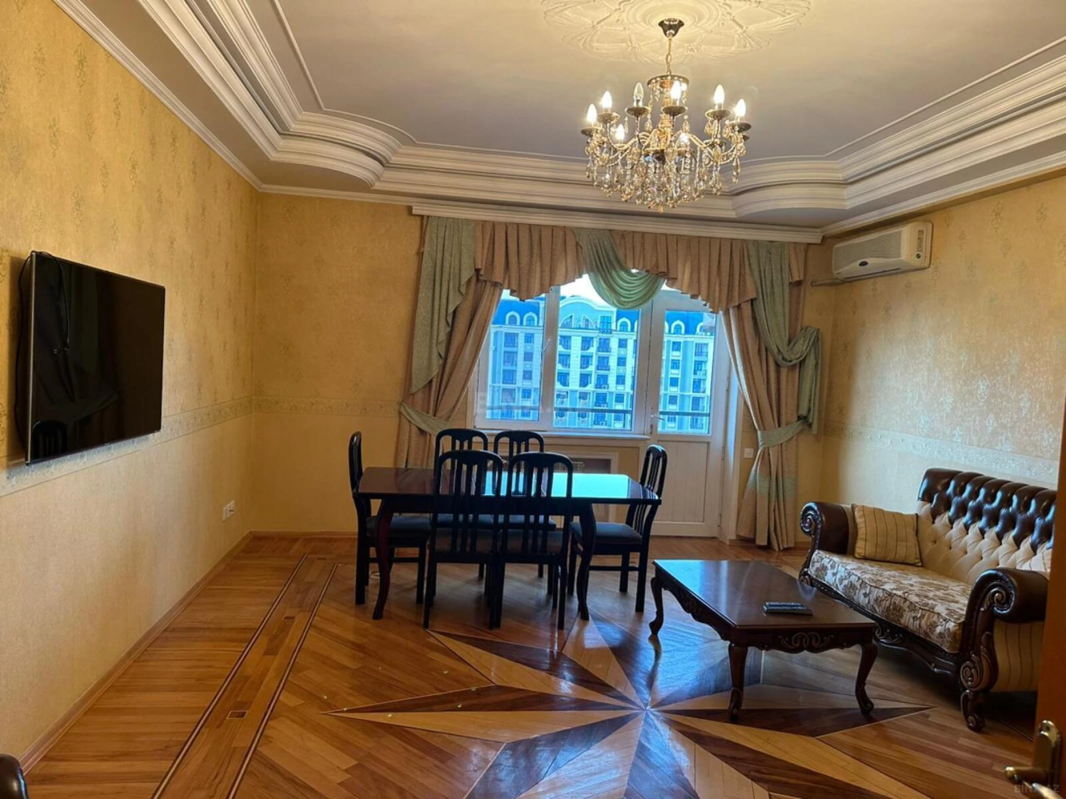 Kirayə verilir 3 otaqlı mənzil 130 m²
