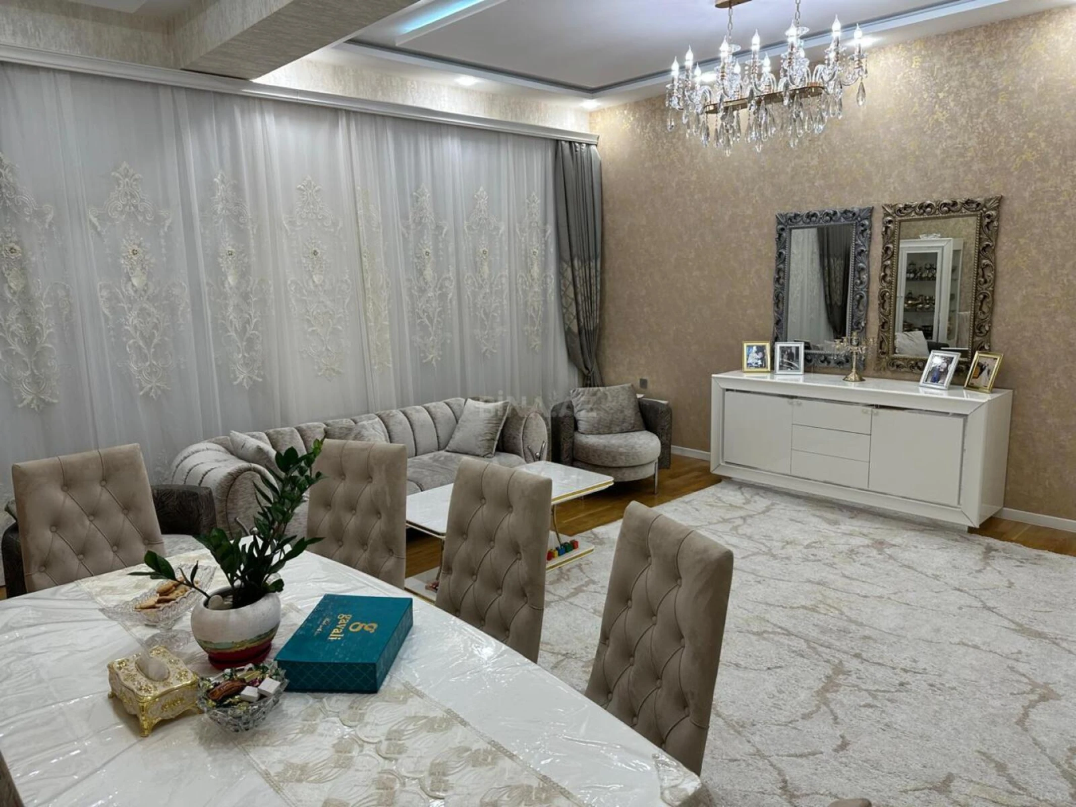 Satılır 3 otaqlı mənzil 137 m²