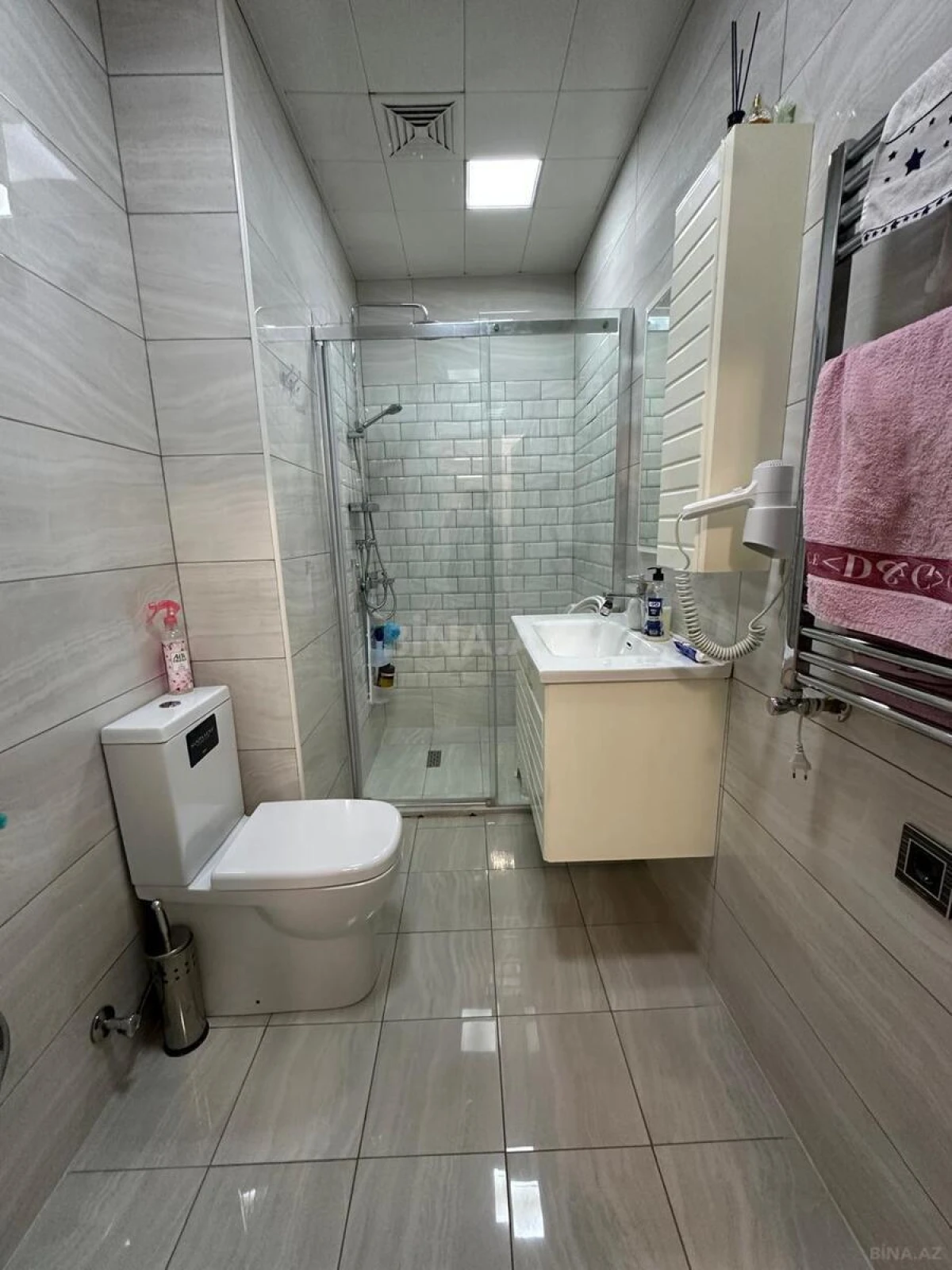 Satılır 3 otaqlı mənzil 137 m²