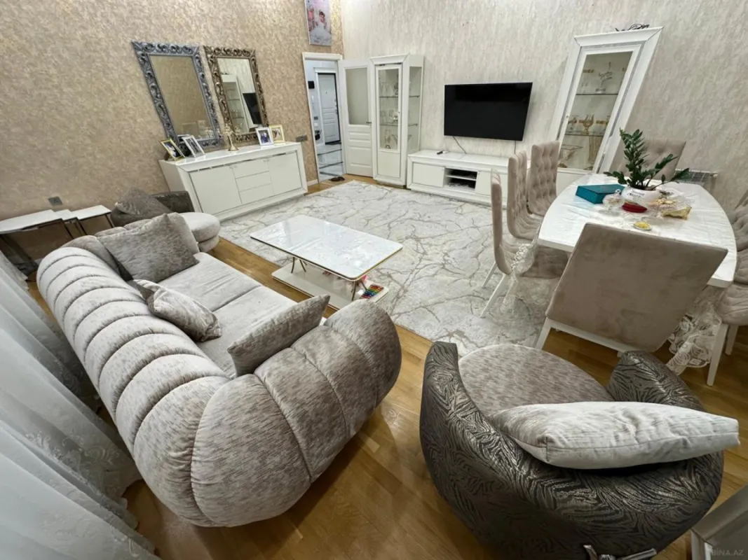 Satılır 3 otaqlı mənzil 137 m²