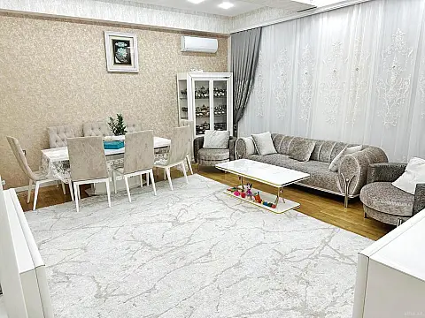 Satılır 3 otaqlı mənzil 137 m²