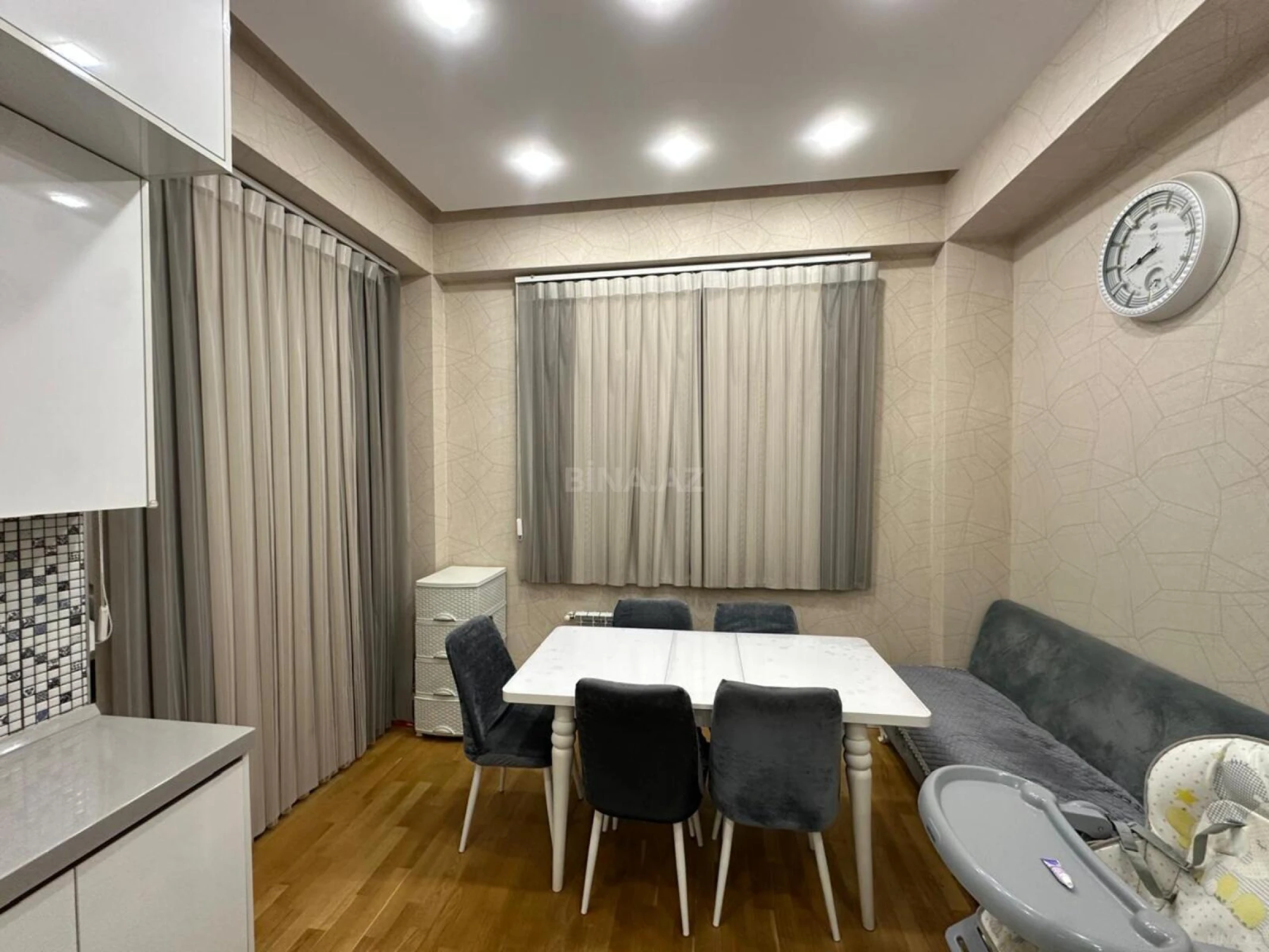 Satılır 3 otaqlı mənzil 137 m²