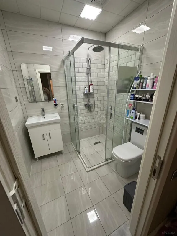 Satılır 3 otaqlı mənzil 137 m²