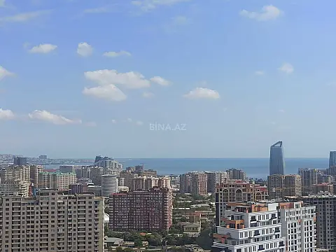 Satılır 4 otaqlı mənzil 165 m²