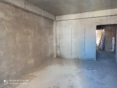 Satılır 4 otaqlı mənzil 165 m²