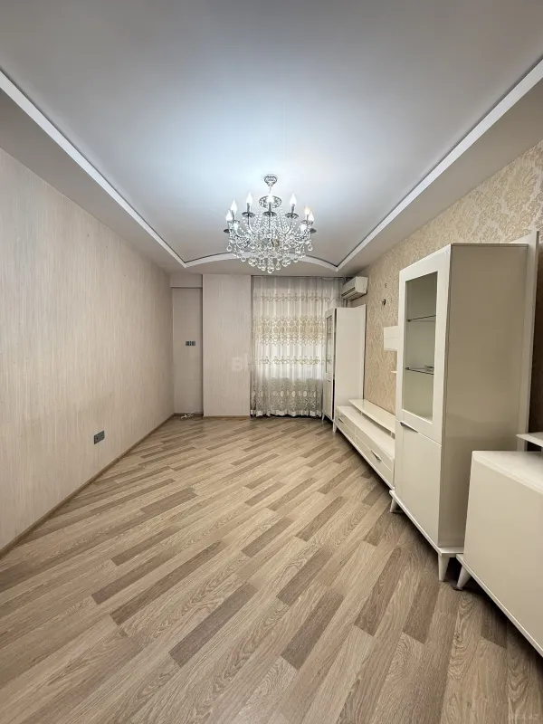 Satılır 2 otaqlı mənzil 80 m²