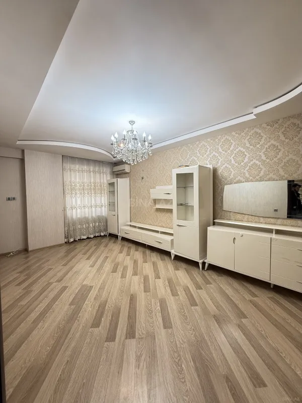 Satılır 2 otaqlı mənzil 80 m²