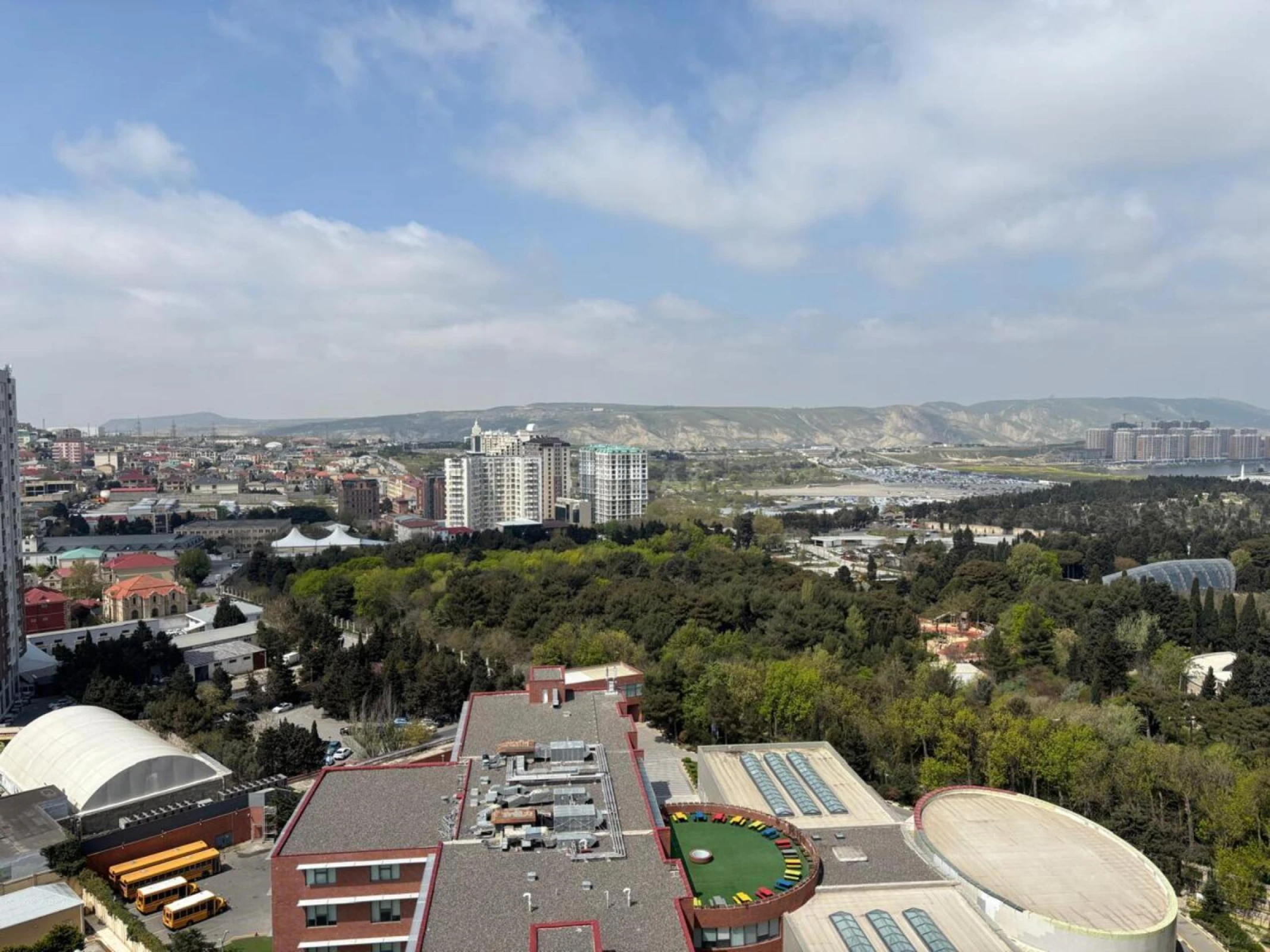 Satılır 3 otaqlı mənzil 141 m²