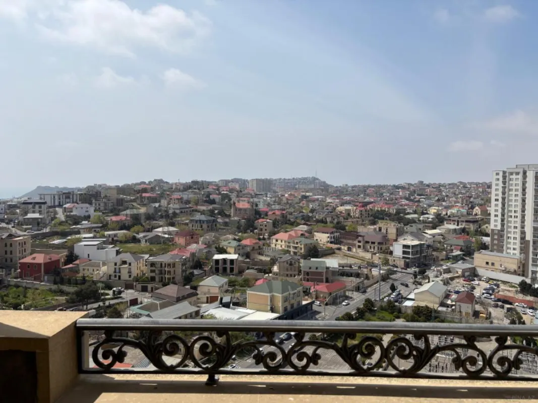 Satılır 3 otaqlı mənzil 141 m²