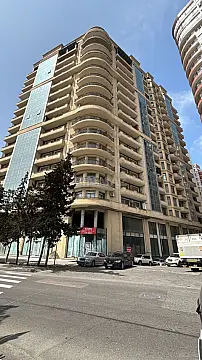 Satılır 3 otaqlı mənzil 141 m²