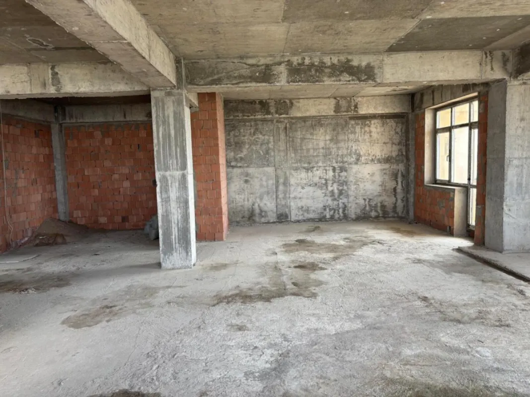Satılır 3 otaqlı mənzil 141 m²