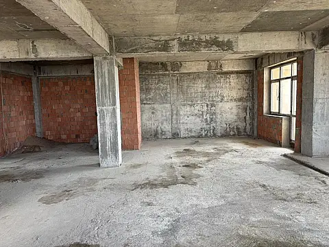 Satılır 3 otaqlı mənzil 141 m²