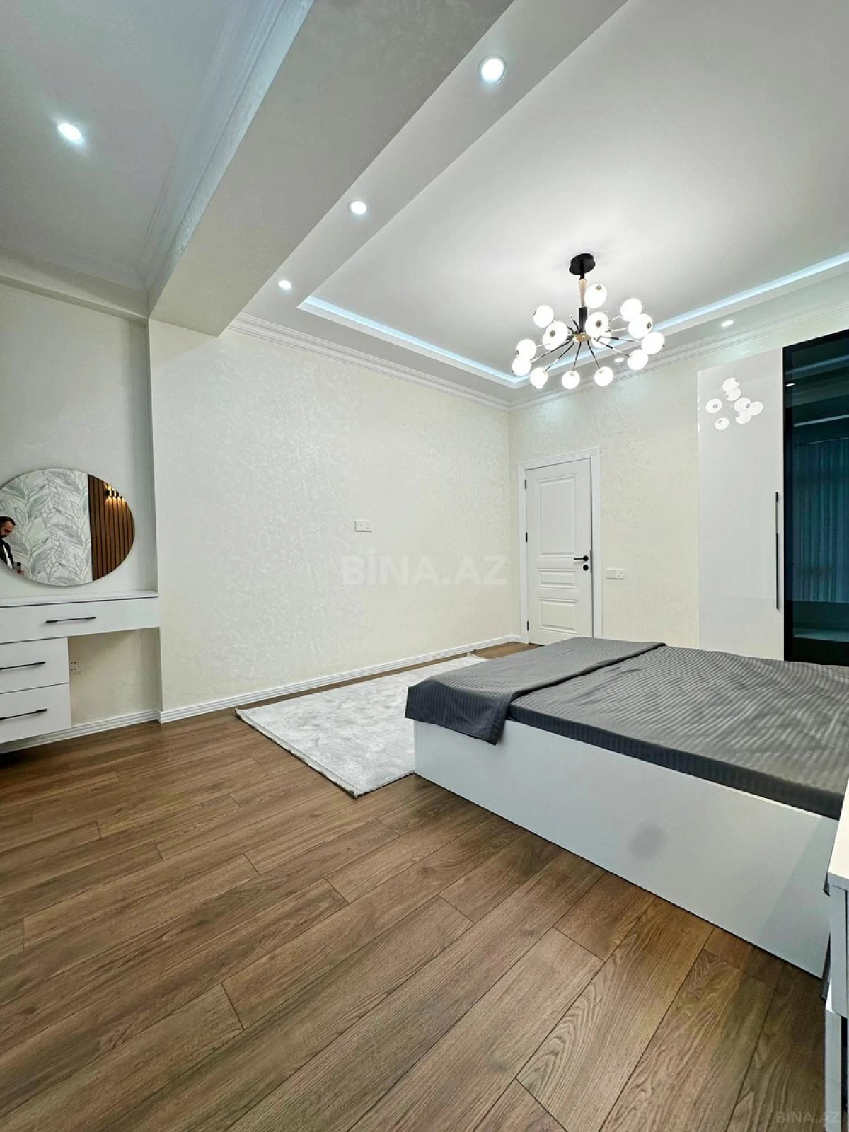 Satılır 2 otaqlı mənzil 57 m²