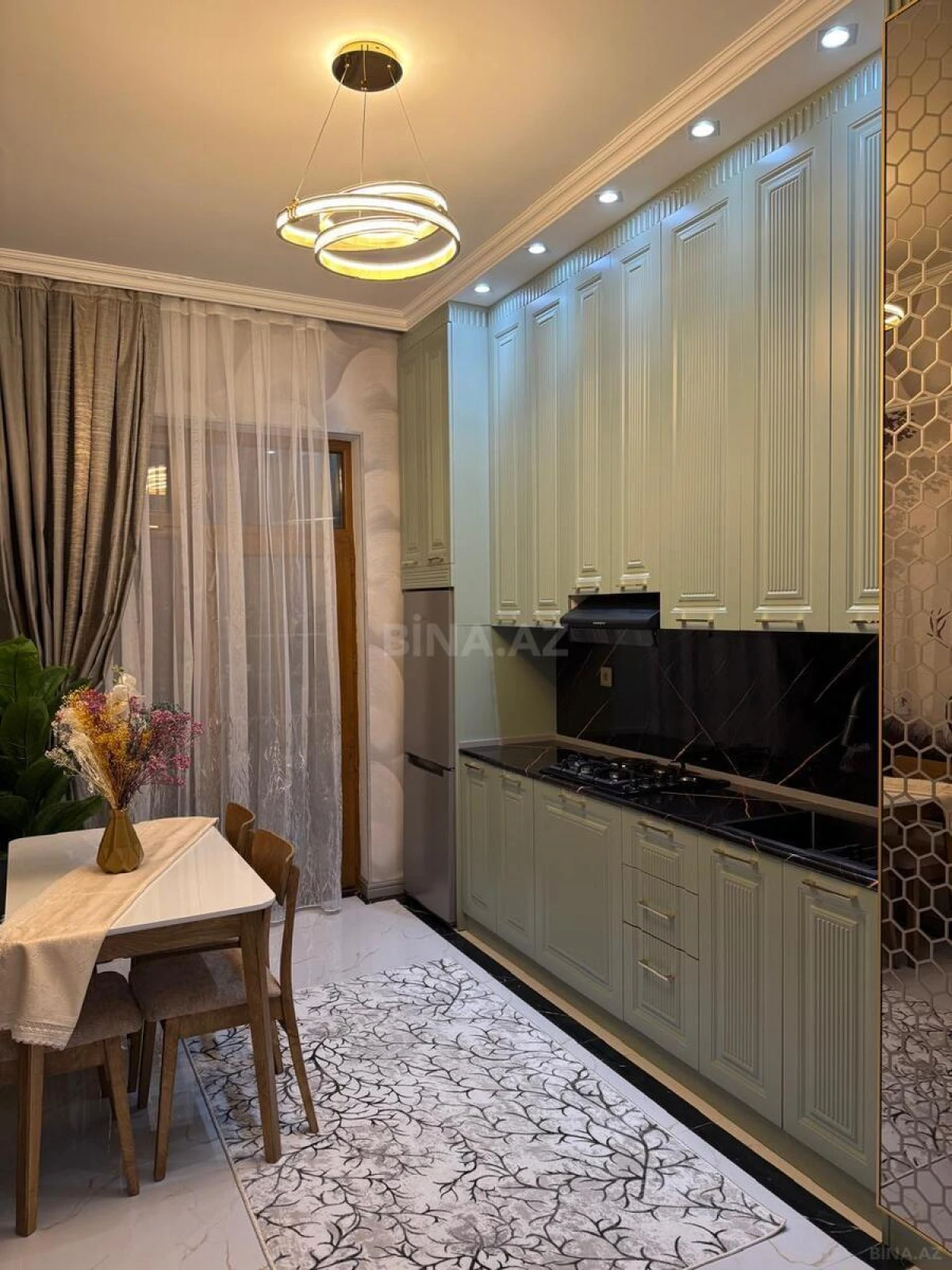 Satılır 3 otaqlı mənzil 106 m²