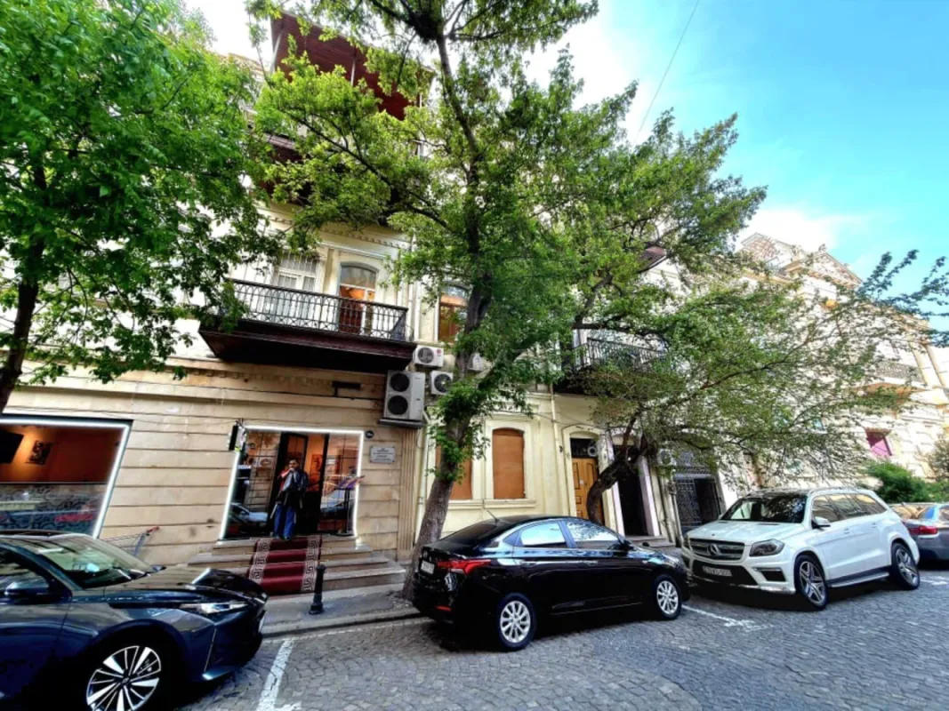 Satılır 3 otaqlı mənzil 110 m²