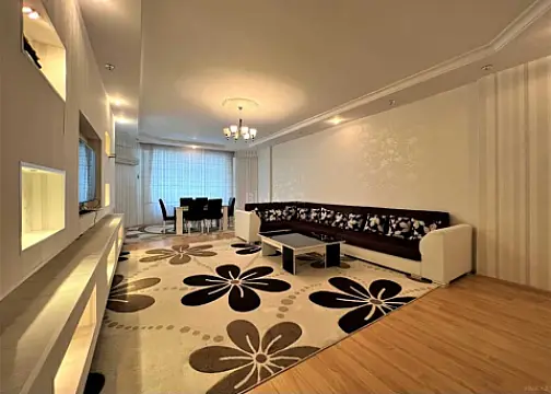 Satılır 3 otaqlı mənzil 160 m²