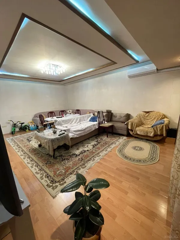 Satılır 3 otaqlı mənzil 105 m²