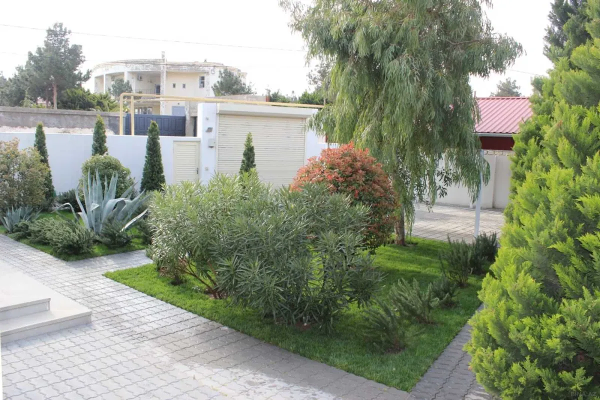 Satılır 4 otaqlı həyət evi 161 m²