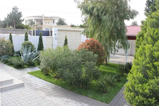 Satılır 4 otaqlı həyət evi 161 m²