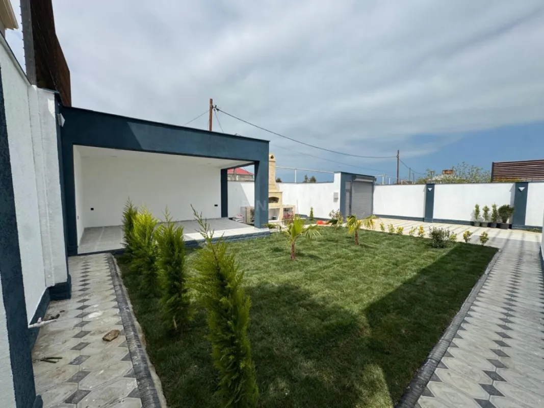 Satılır 4 otaqlı həyət evi 137 m²