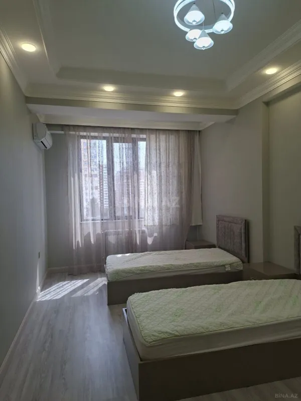 Kirayə verilir 3 otaqlı mənzil 127 m²