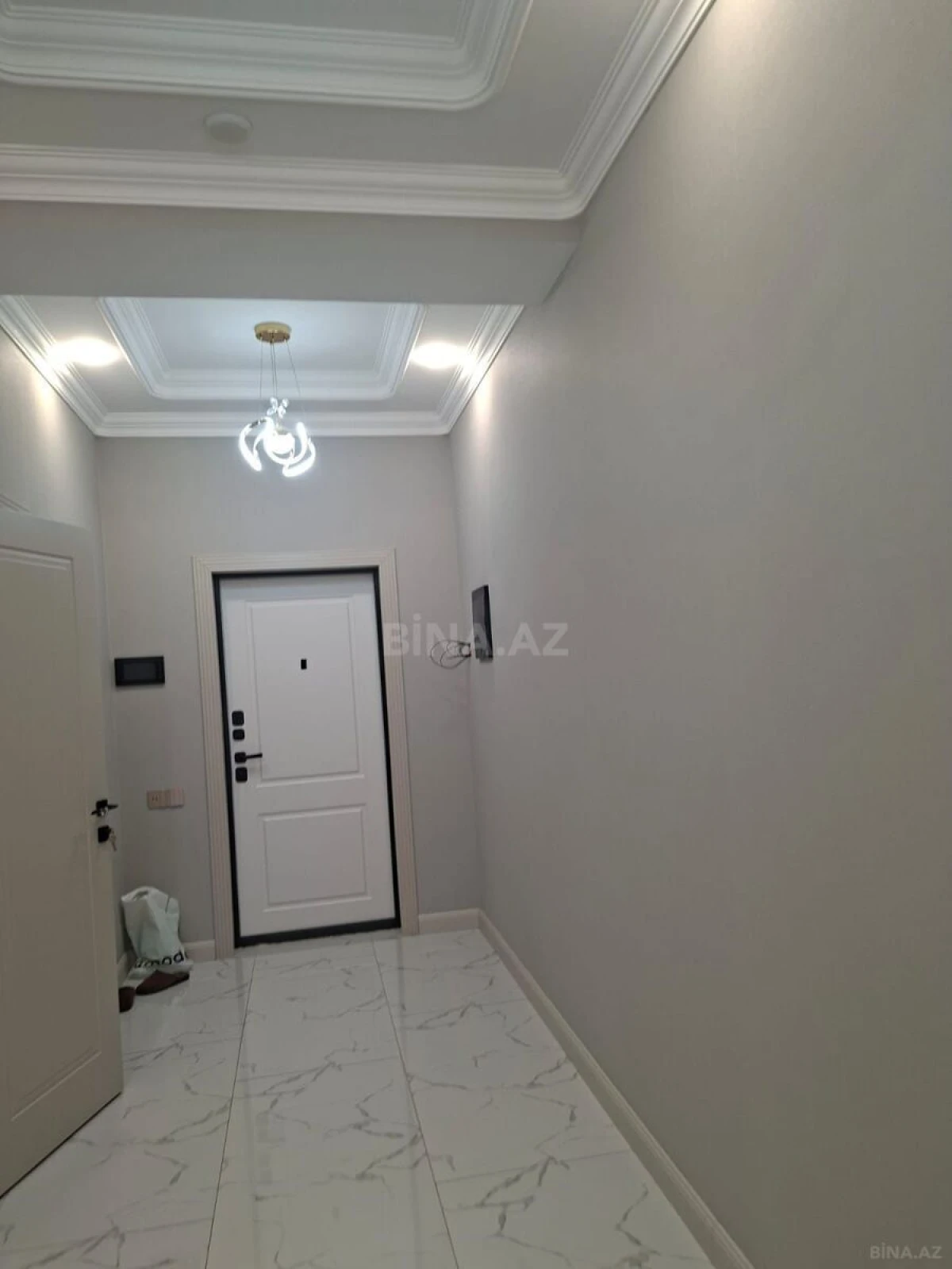 Kirayə verilir 3 otaqlı mənzil 127 m²