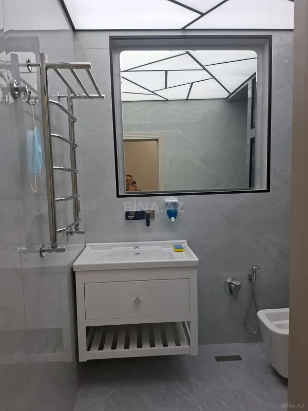 Kirayə verilir 3 otaqlı mənzil 127 m²