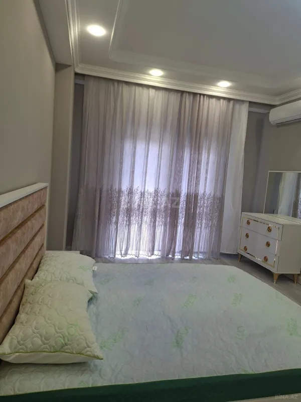 Kirayə verilir 3 otaqlı mənzil 127 m²