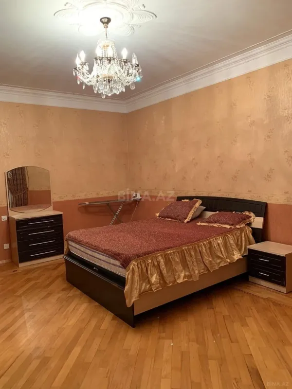 Kirayə verilir 3 otaqlı mənzil 130 m²