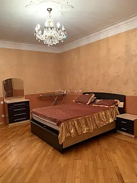 Kirayə verilir 3 otaqlı mənzil 130 m²