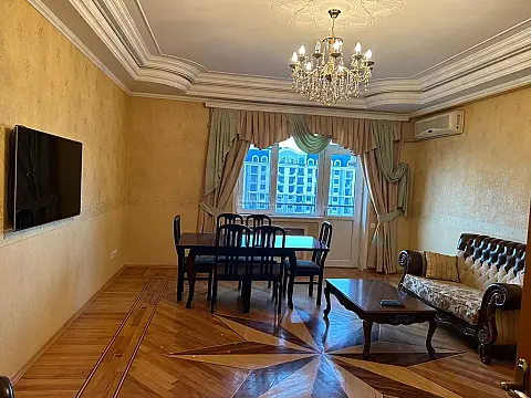 Kirayə verilir 3 otaqlı mənzil 130 m² — Bakı, Nərimanov 3 otaq 130.00 m²