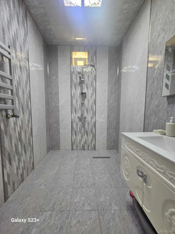 Satılır 7 otaqlı həyət evi 450 m²