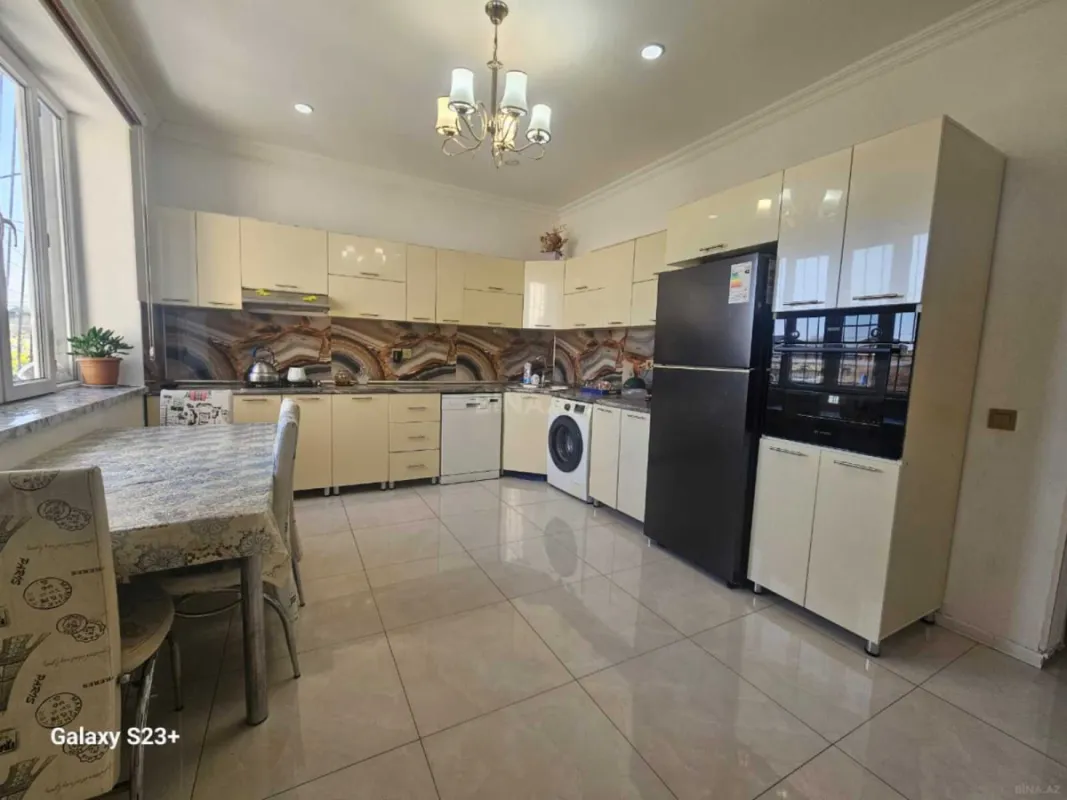 Satılır 7 otaqlı həyət evi 450 m²