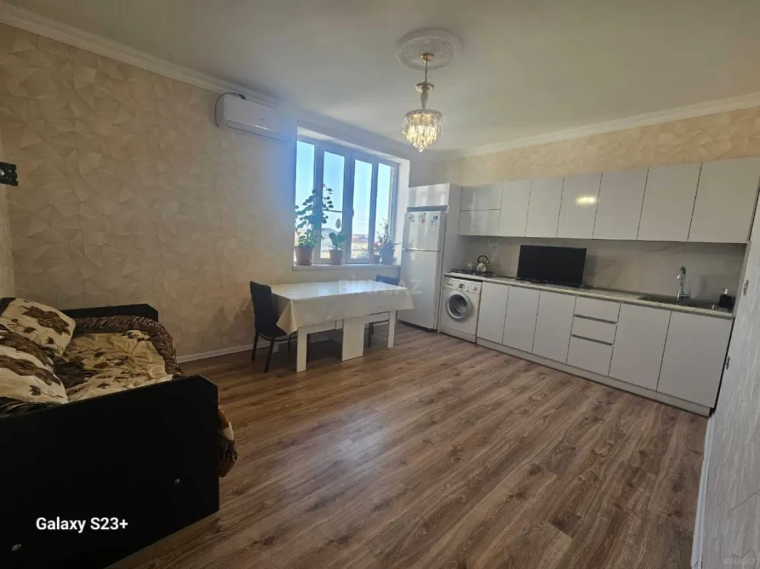 Satılır 7 otaqlı həyət evi 450 m²