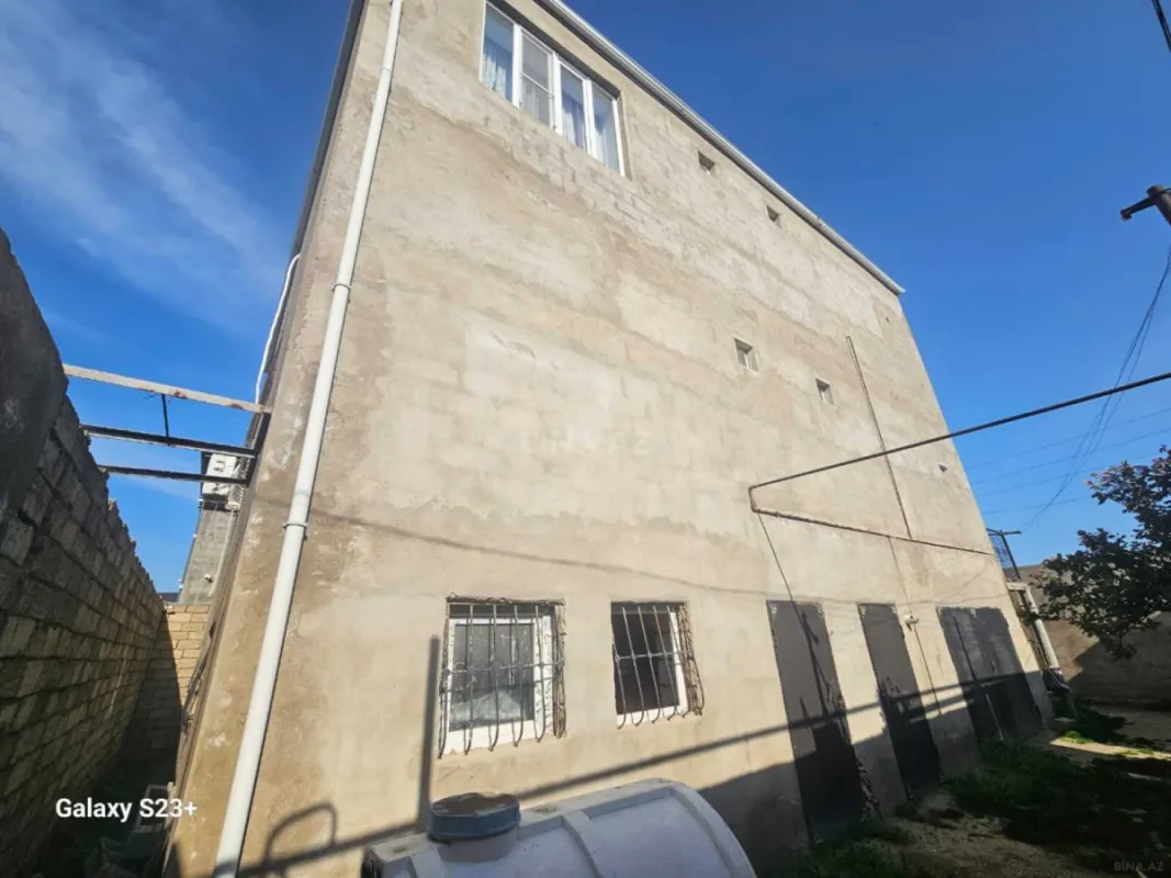Satılır 7 otaqlı həyət evi 450 m²